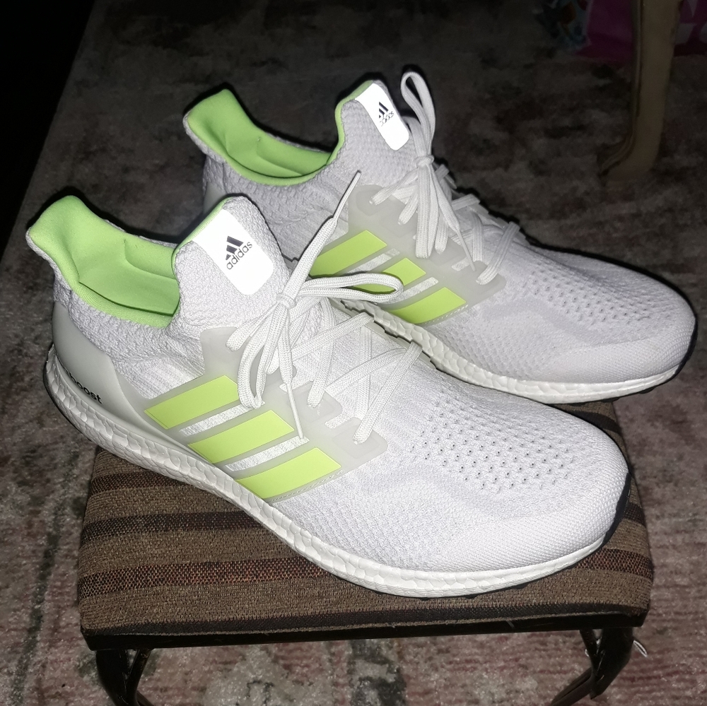 NWOT Adidas Ultra Boost 5.0 DNA Mens Size 13